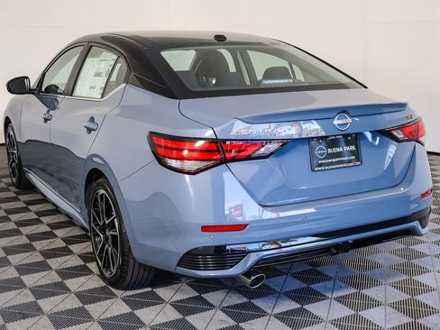 Used 2025 Nissan Sentra SR FWD image 6