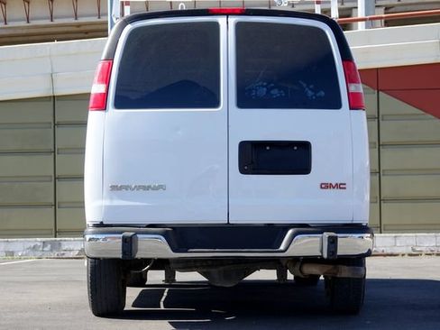 Used 2017 GMC Savana 2500 RWD image 20