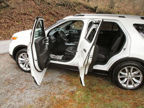 Used 2015 Ford Explorer XLT w/ Equipment Group 202B image 11