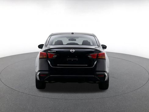 Used 2025 Nissan Altima 2.5 SV FWD image 8