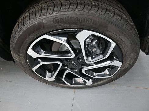 Used 2025 Chevrolet Trax RS w/ Driver Confidence Package FWD image 9