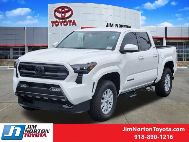 Used 2026 Toyota Tacoma SR5 AWD/4WD image 4