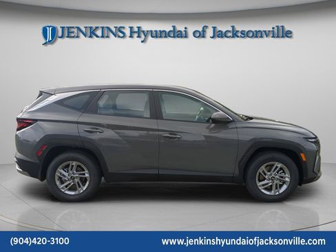 Used 2026 Hyundai Tucson SE image 10