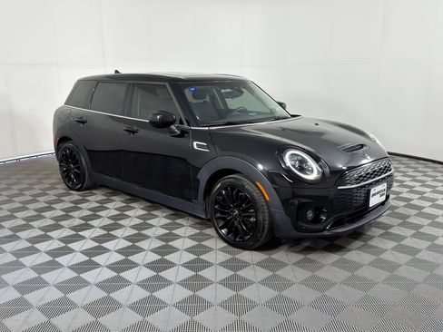 Used 2022 MINI Cooper Clubman S w/ Premium Package image 7