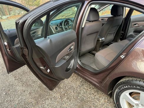 Used 2015 Chevrolet Cruze LT image 22