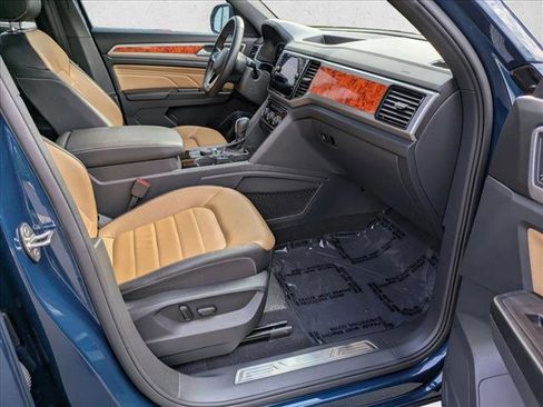 Used 2020 Volkswagen Atlas Cross Sport SEL Premium image 23