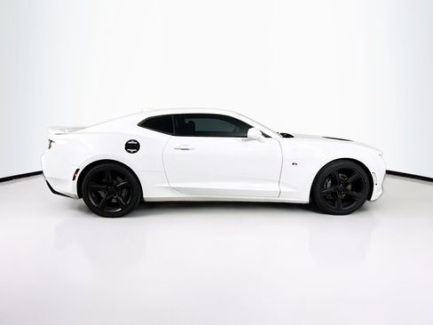 Used 2018 Chevrolet Camaro SS RWD image 2