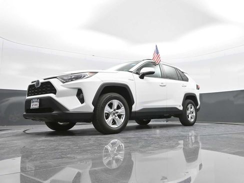 Used 2021 Toyota RAV4 XLE w/ Convenience Package image 37