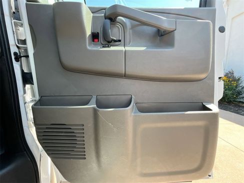 Used 2024 GMC Savana 2500 Work Van w/ Driver Convenience Package image 27