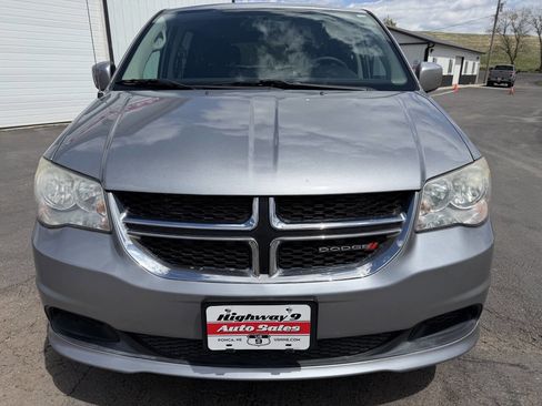 Used 2014 Dodge Grand Caravan SXT w/ UConnect Hands-Free Group FWD image 8
