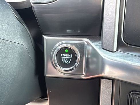 Used 2023 Ford F150 Lariat AWD/4WD image 28