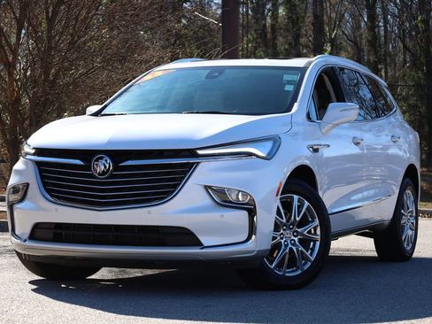 Used 2023 Buick Enclave Essence w/ Experience Buick Package image 1