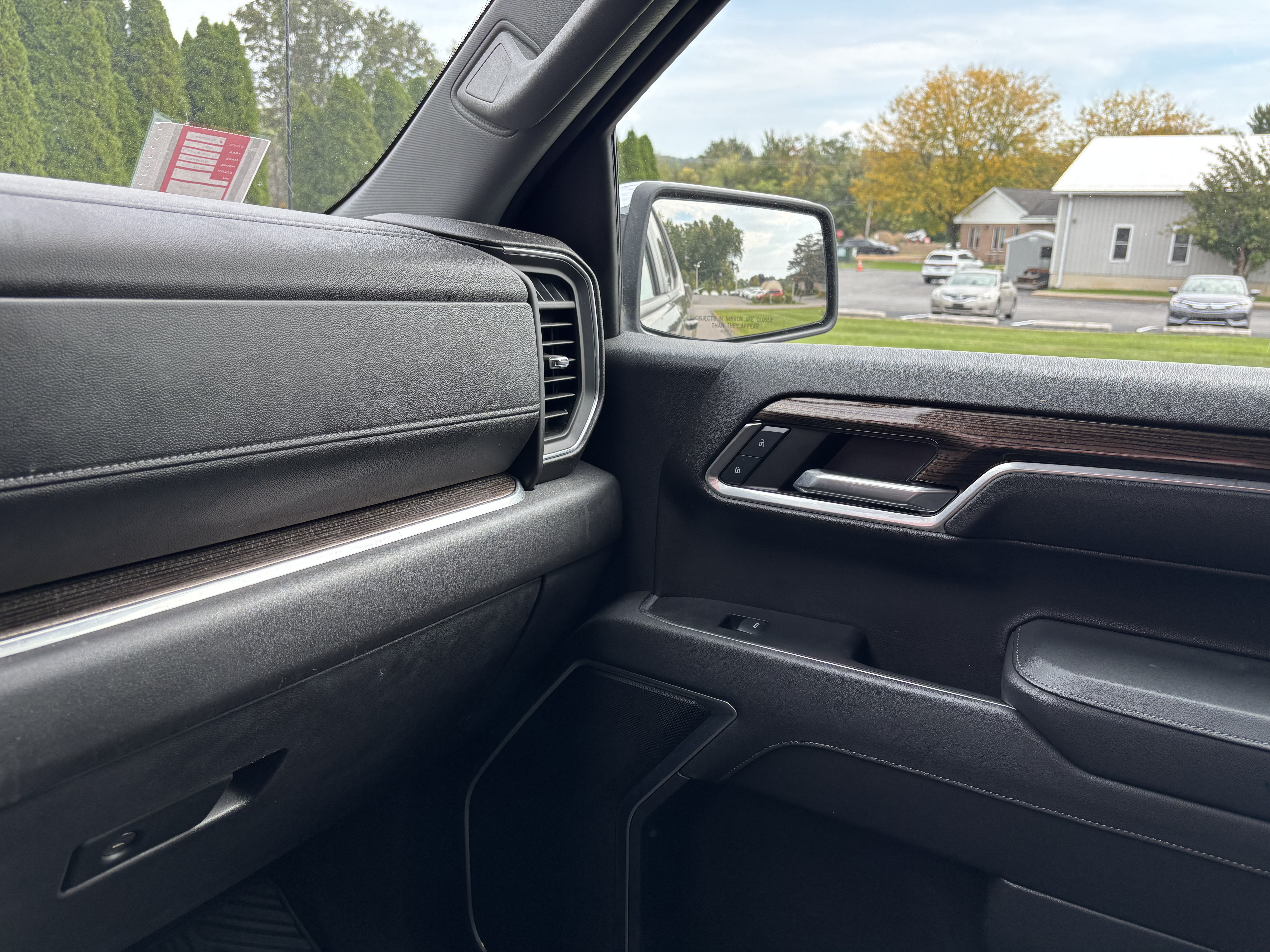 Used 2024 Chevrolet Silverado 1500 LT AWD/4WD image 22