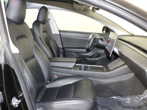 Used 2021 Tesla Model 3 Standard Range Plus image 14