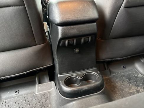 Used 2018 Jeep Wrangler Unlimited Sport S AWD/4WD image 21
