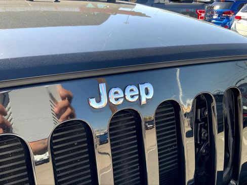 Used 2016 Jeep Wrangler Unlimited Sport w/ Connectivity Group image 28