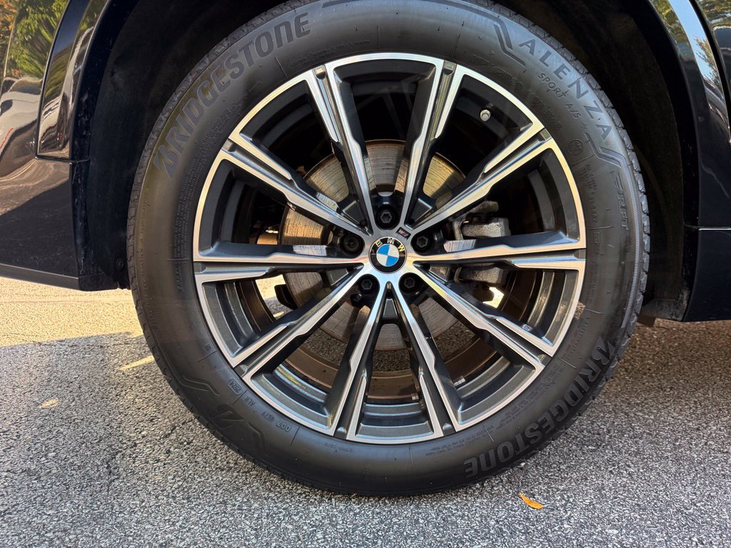 Used 2025 BMW X5 xDrive40i w/ M Sport Package AWD/4WD image 25