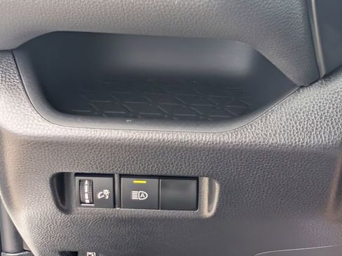 Used 2025 Toyota RAV4 XLE AWD/4WD image 23