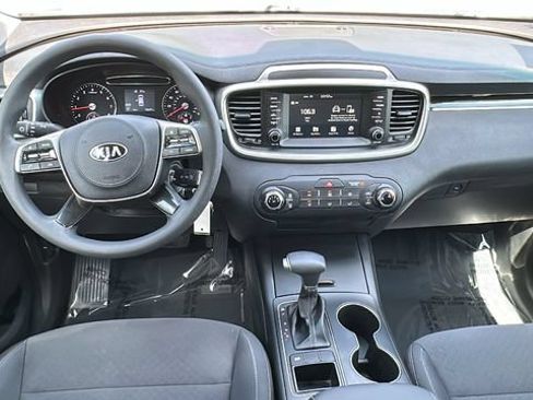 Used 2019 Kia Sorento L FWD image 22