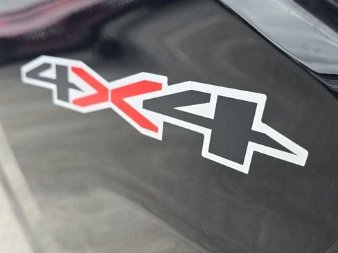 Used 2024 Chevrolet Colorado LT w/ LT Convenience Package III image 9