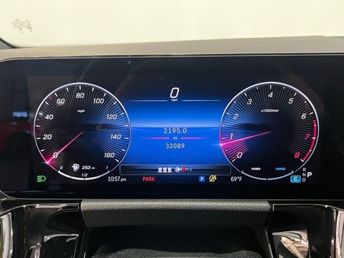 Used 2025 Mercedes-Benz GLA 250 image 21