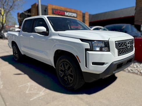 Used 2023 Nissan Frontier SV w/ Technology Package RWD image 8