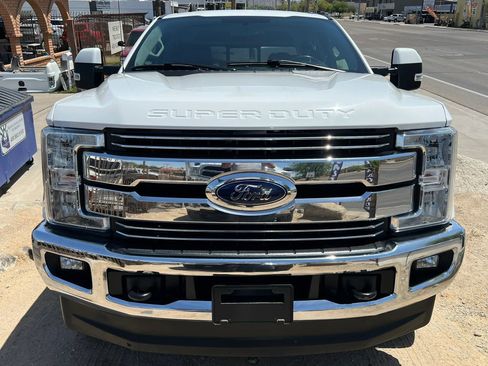 Used 2019 Ford F250 Lariat w/ Lariat Value Package AWD/4WD image 4