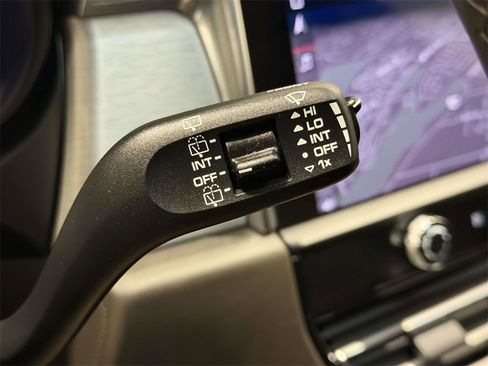 Used 2025 Porsche Macan image 21