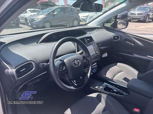 Used 2022 Toyota Prius Prime LE FWD image 25