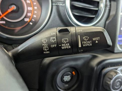 Used 2019 Jeep Wrangler Unlimited Sahara AWD/4WD image 9