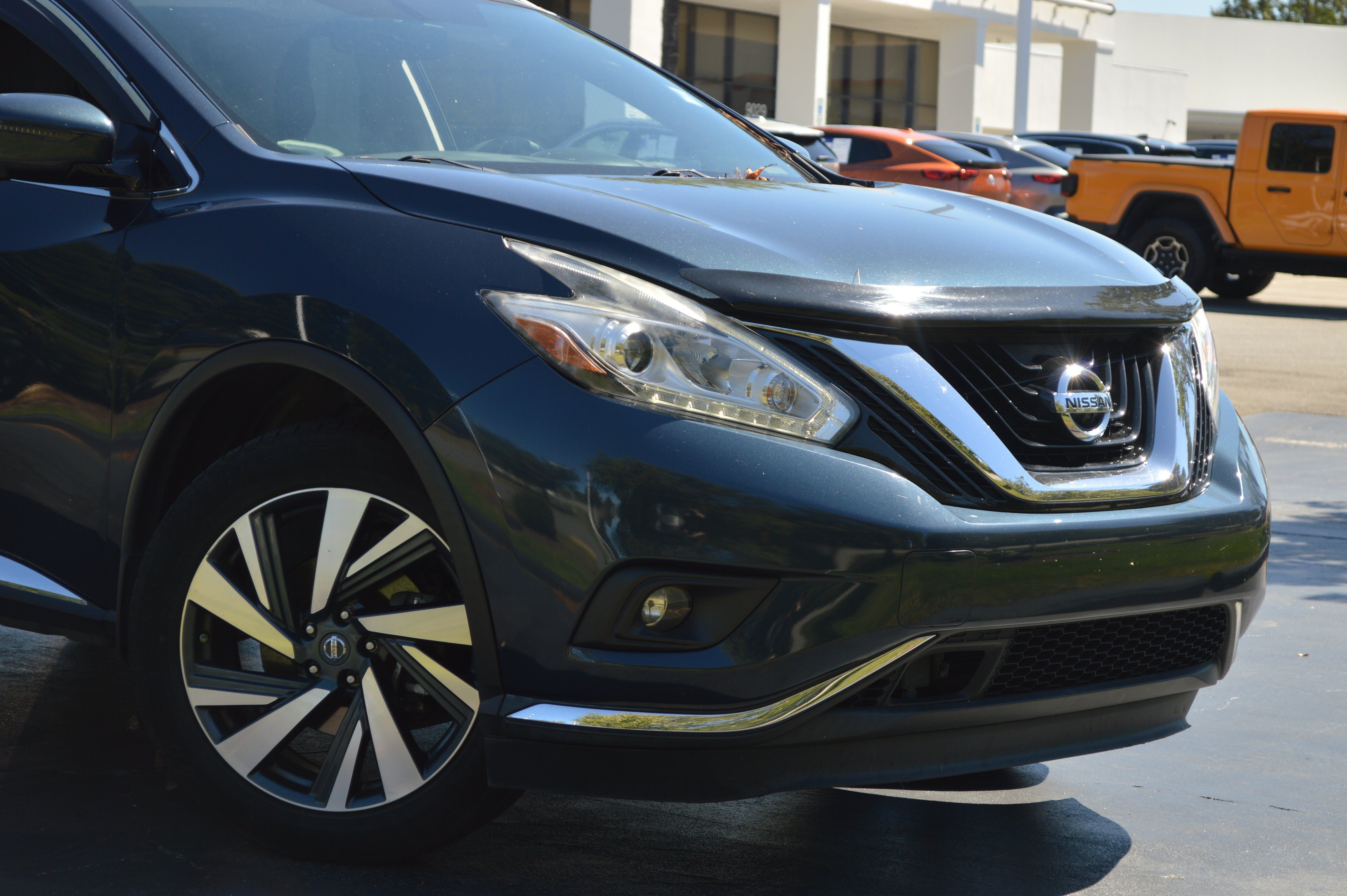 Used 2017 Nissan Murano Platinum w/ Platinum Technology Package FWD image 2