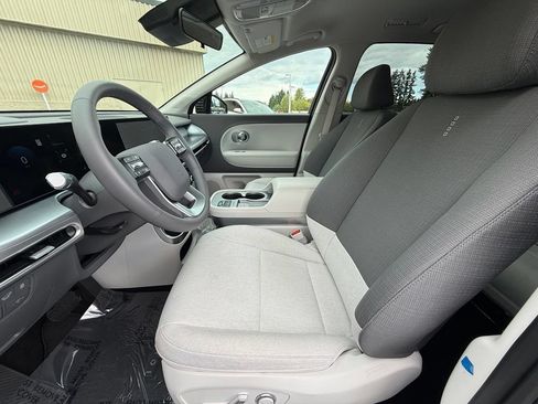Certified 2026 Hyundai Ioniq 9 SE AWD/4WD image 8