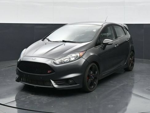 Used 2018 Ford Fiesta ST FWD image 5