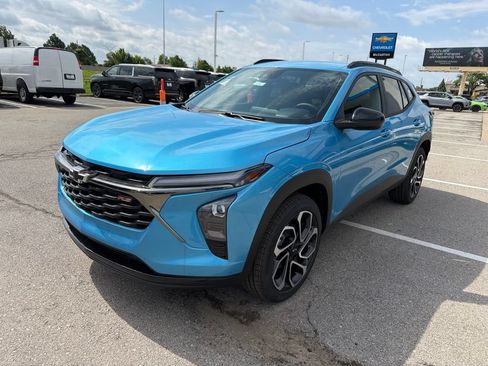New 2026 Chevrolet Trax RS FWD image 7