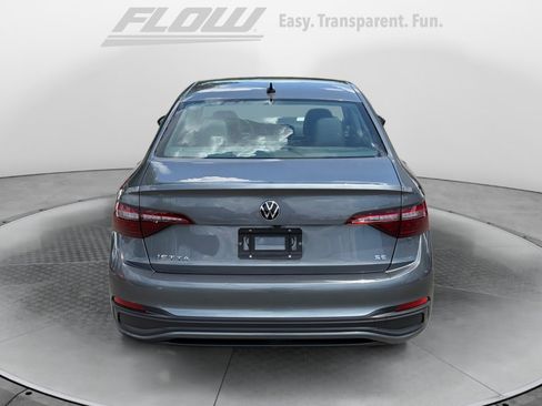 Used 2023 Volkswagen Jetta SE w/ Panoramic Sunroof Package FWD image 6