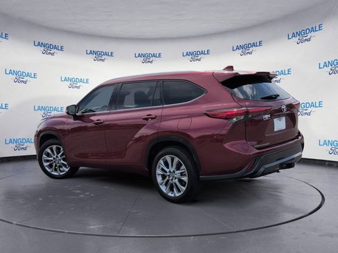 Used 2023 Toyota Highlander Limited FWD image 9