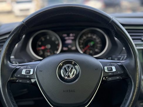 Used 2019 Volkswagen Tiguan SE w/ Panoramic Sunroof Package image 19