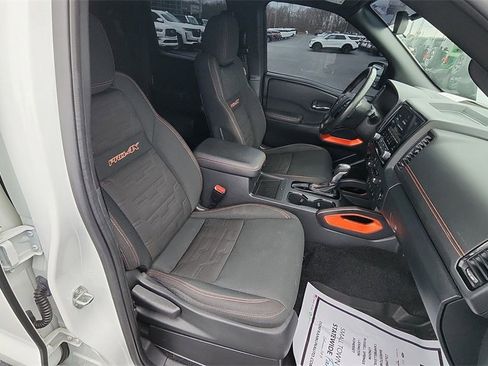 Used 2022 Nissan Frontier PRO-4X image 28