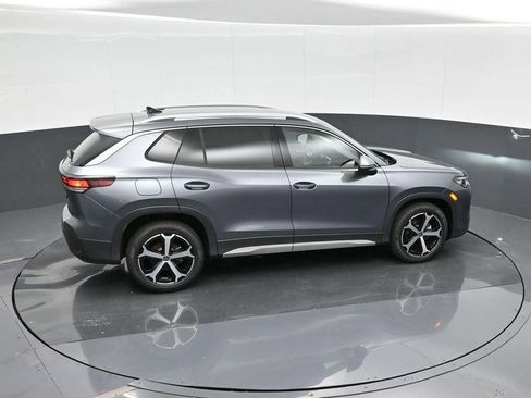 New 2025 Volkswagen Tiguan SE image 21