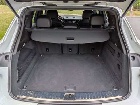 Certified 2025 Porsche Cayenne AWD/4WD image 27