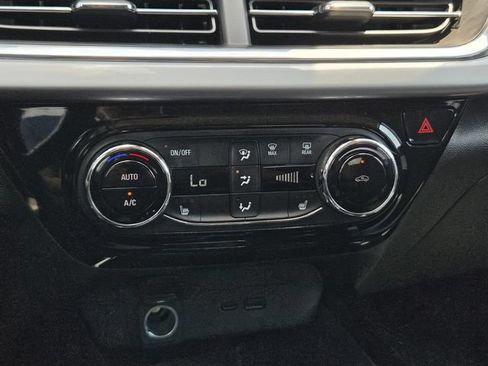 Used 2024 Chevrolet Trax LT w/ Driver Confidence Package FWD image 19