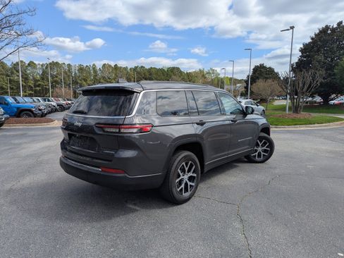 Used 2024 Jeep Grand Cherokee L Limited w/ Luxury Tech Group II image 5