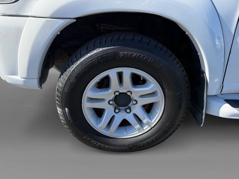 Used 2006 Toyota Tundra Limited AWD/4WD image 9