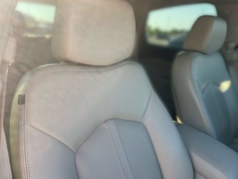 Used 2015 Cadillac SRX Luxury w/ Driver Awareness Package FWD image 33
