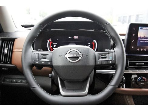 New 2026 Nissan Pathfinder Platinum FWD image 14
