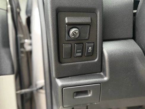 Used 2011 Nissan Rogue S AWD/4WD image 9