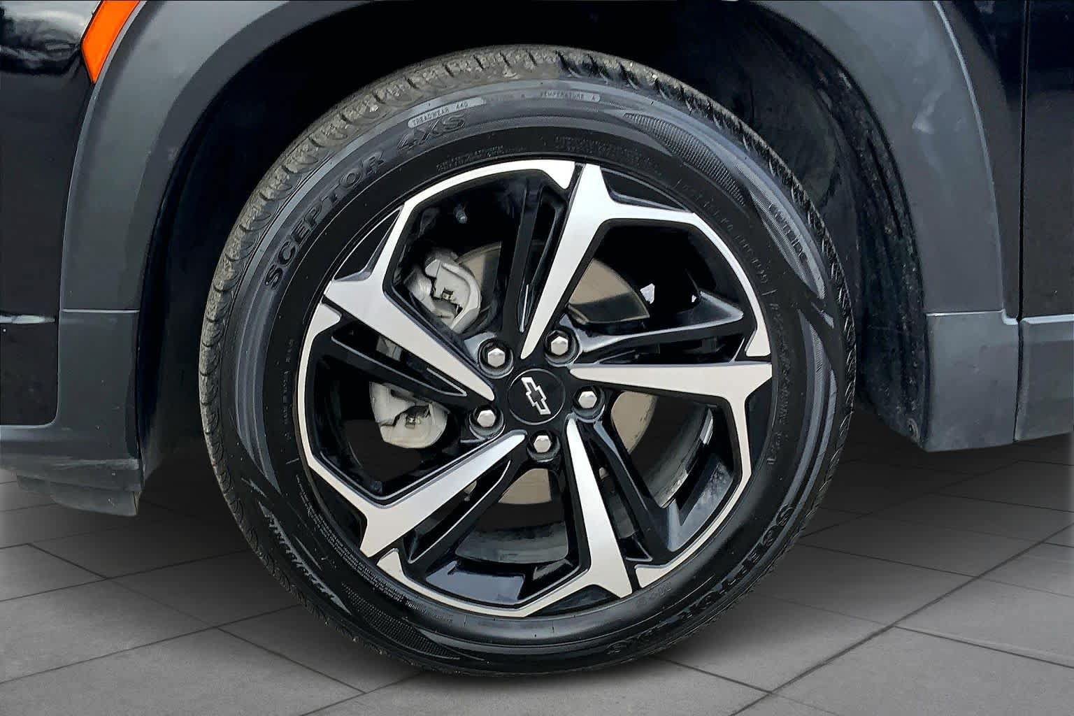 Used 2021 Chevrolet TrailBlazer RS w/ Convenience Package FWD image 11