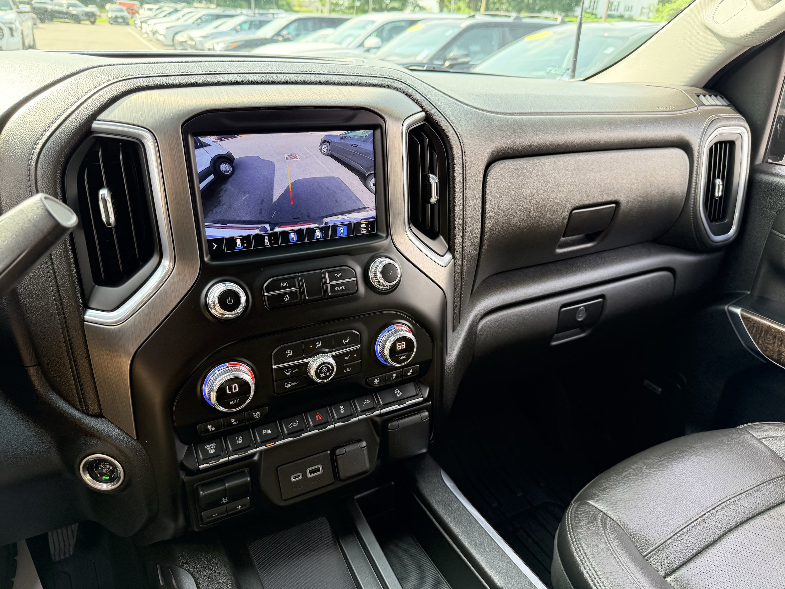Used 2022 GMC Sierra 3500 Denali w/ Denali Ultimate Package AWD/4WD image 37