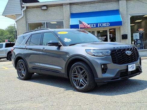Certified 2025 Ford Explorer ST-Line w/ Premium Package AWD/4WD image 1