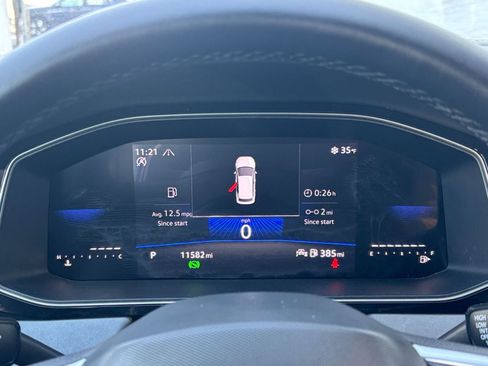 Used 2025 Volkswagen Jetta SE image 37